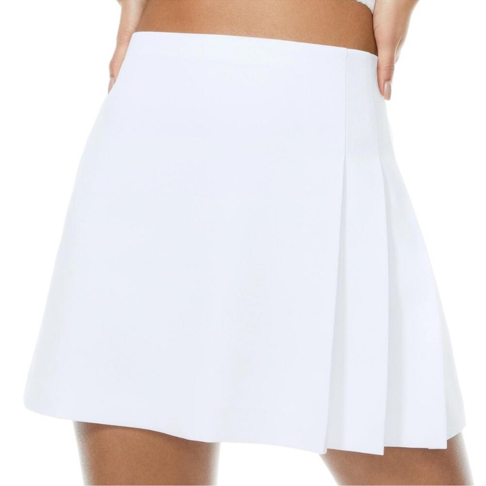 Alice + Olivia white short skirt